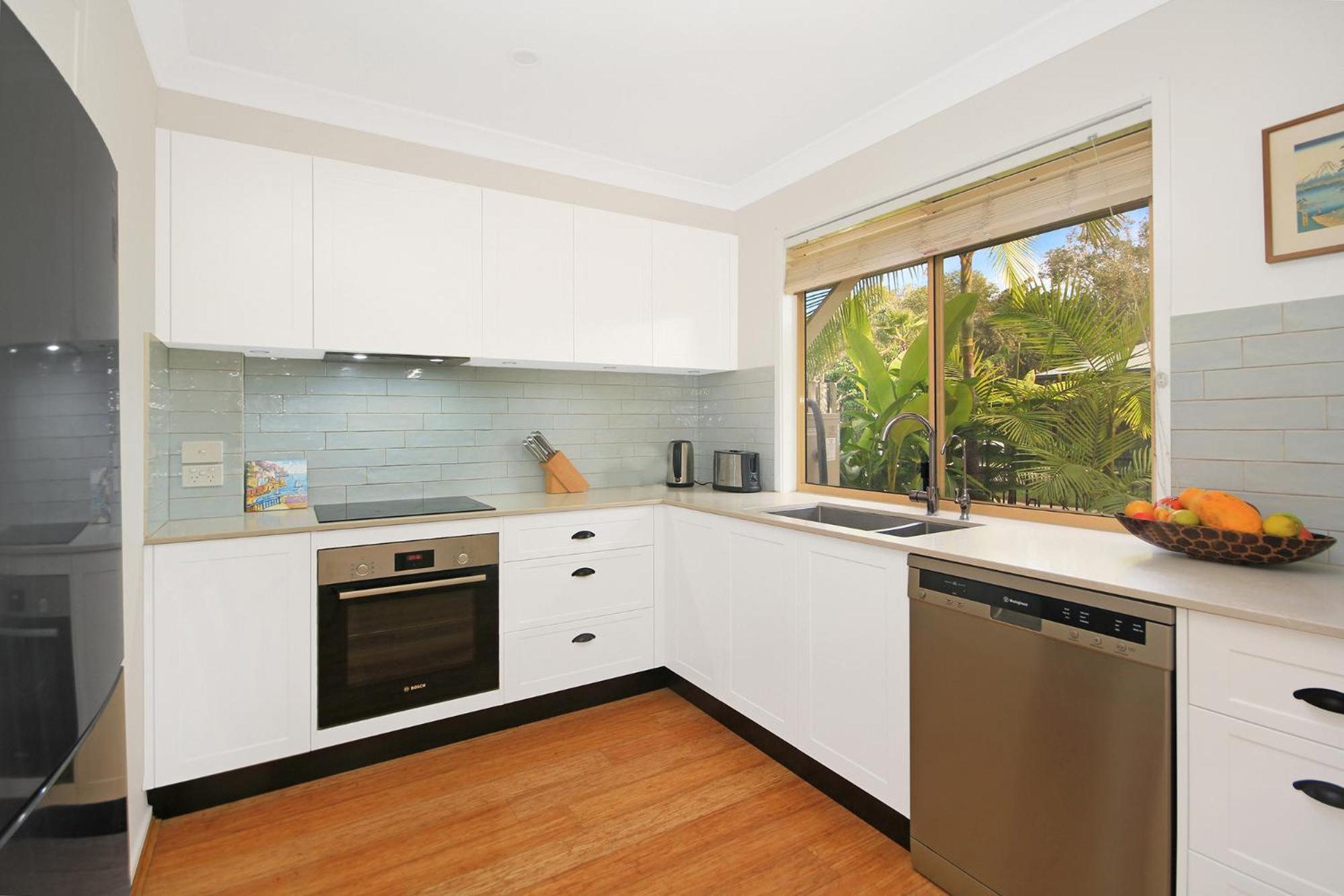 Byron Lakeside Holiday Apartments Byron Bay Bilik gambar